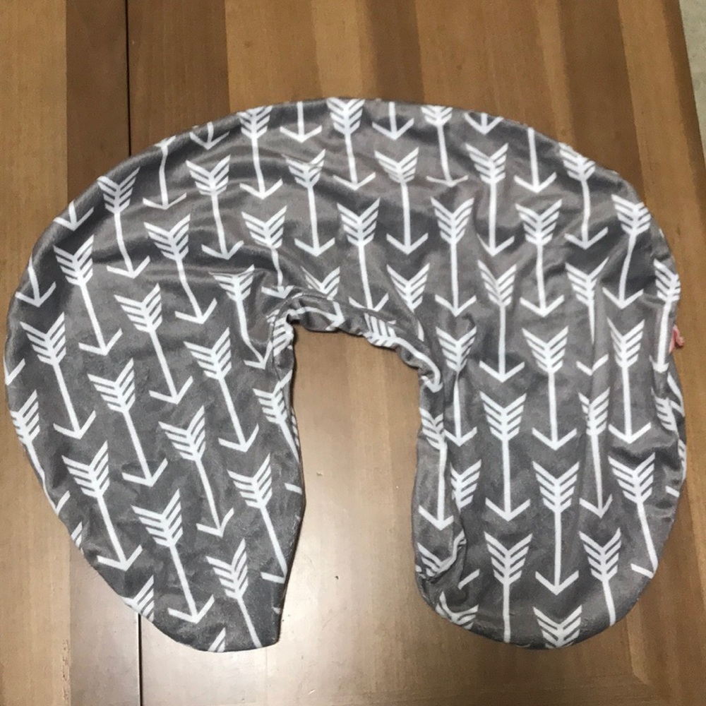 Boppy pillow Slip Cover: Super soft!